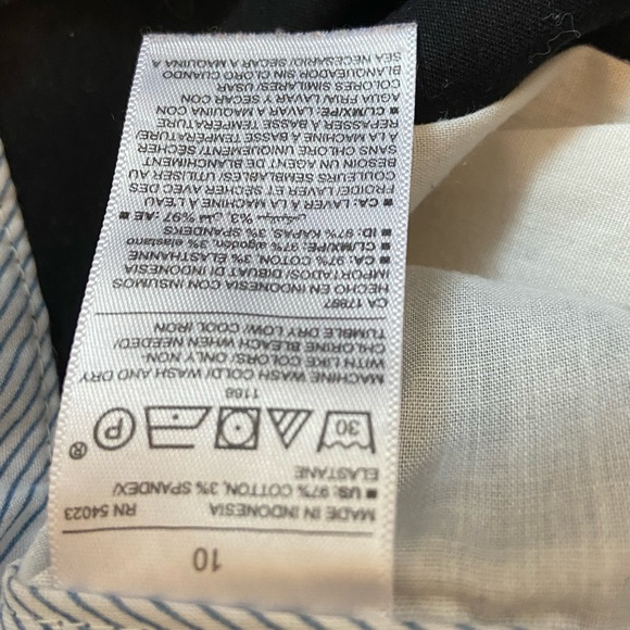 Shorts - Picture 2 of 4